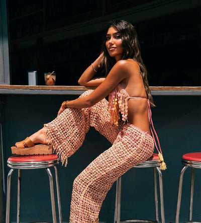 Modelo vestindo roupa