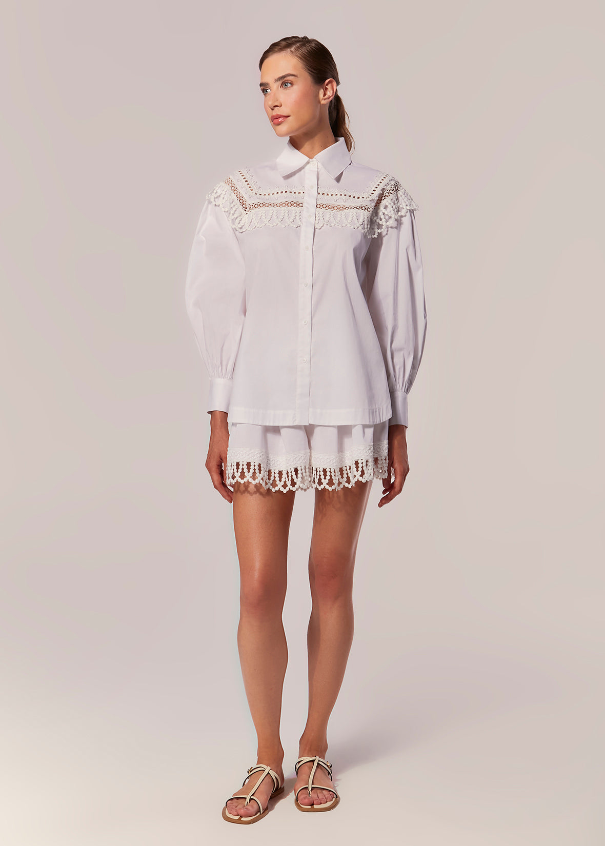 OFF WHITE