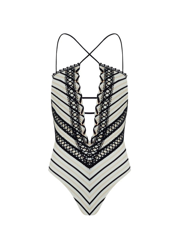 MAIO ALCAS CRUZADAS CALOR