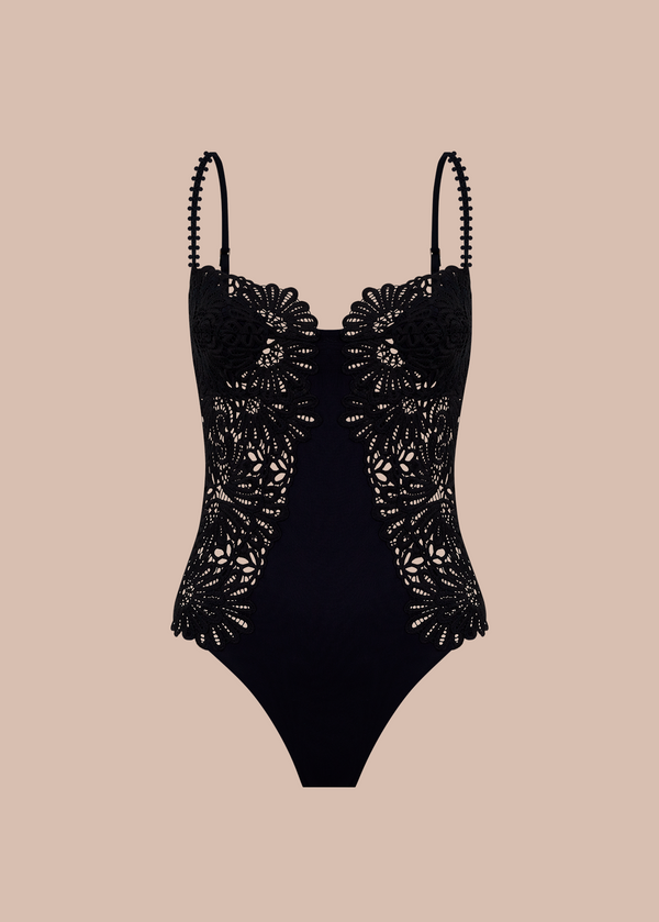 MAIO RECORTE COSTAS PEDRA