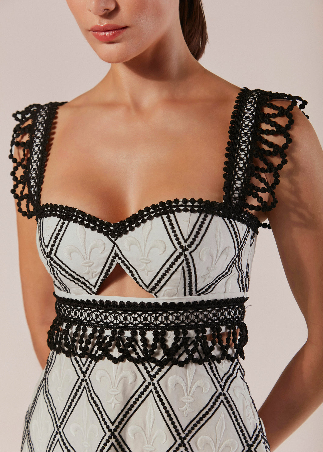 VESTIDO MIDI BORDADO COM ALCAS GIGLIO