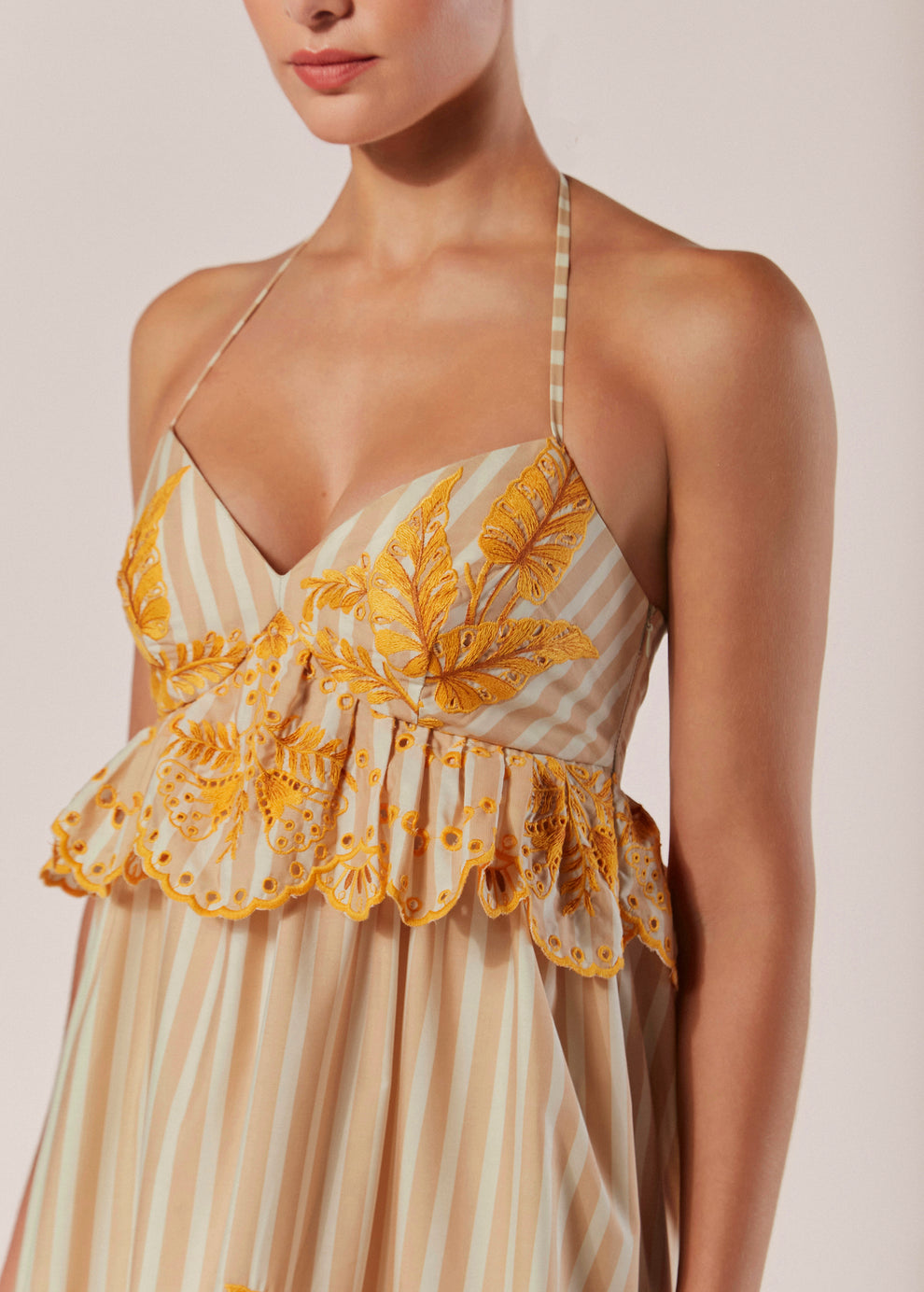 VESTIDO LONGO COM ALCAS LISTRAS BORDADA ANIMA