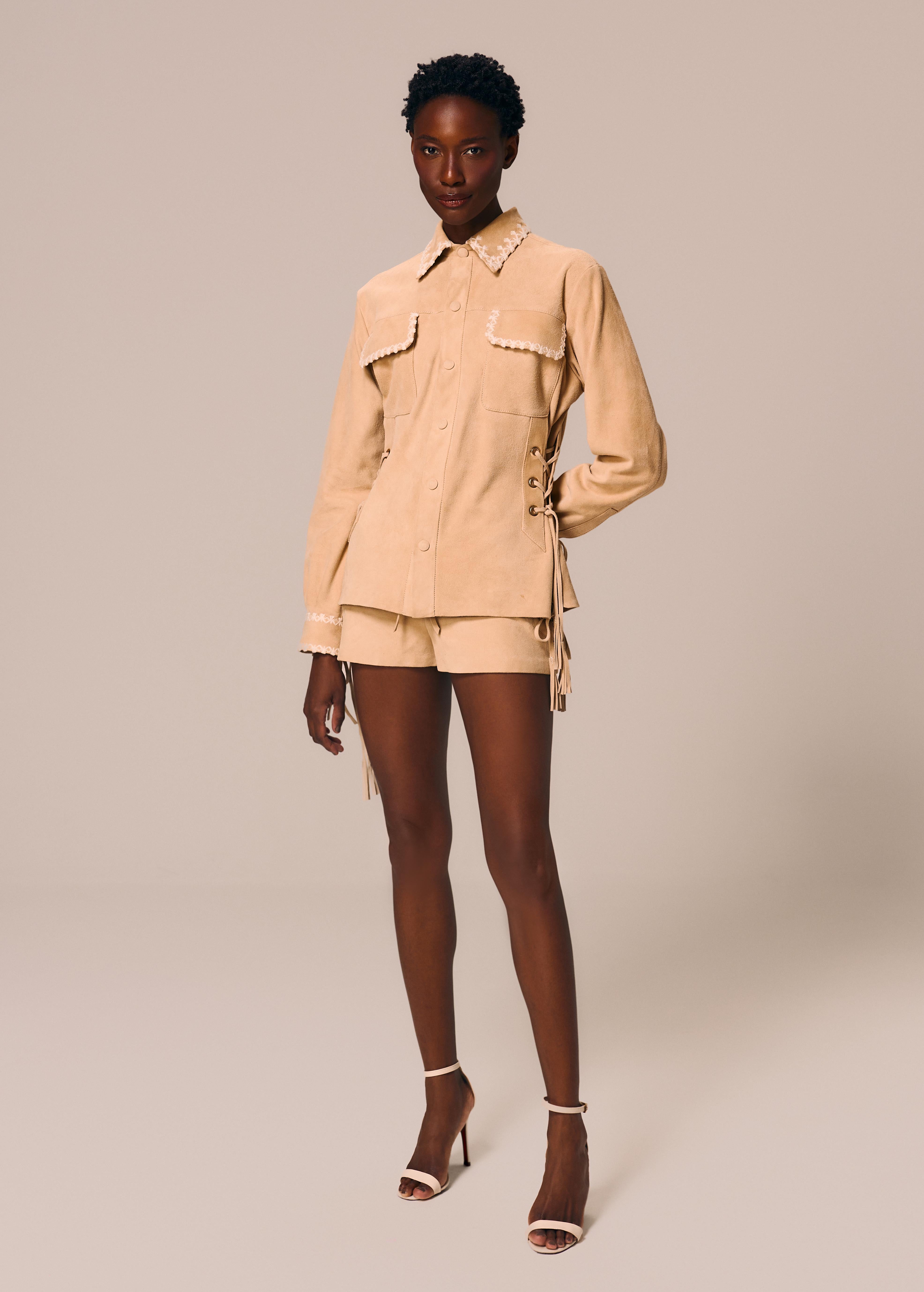 Short de Camurça Feminino Curto Chamoise Areia | LA GEA – La Gea