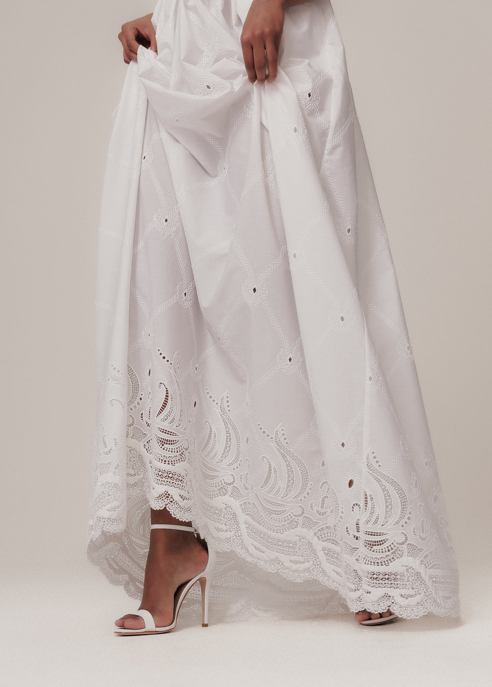 OFF WHITE