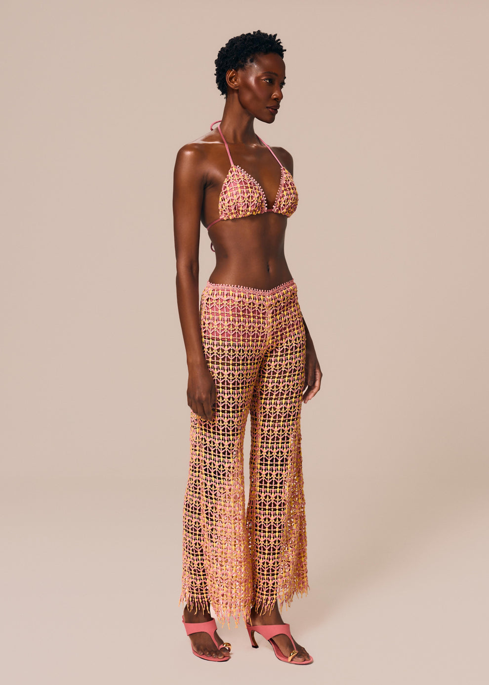 Composição do top cortininha Vibra com calça pantalona Fevereiro da coleção carnaval La Gea