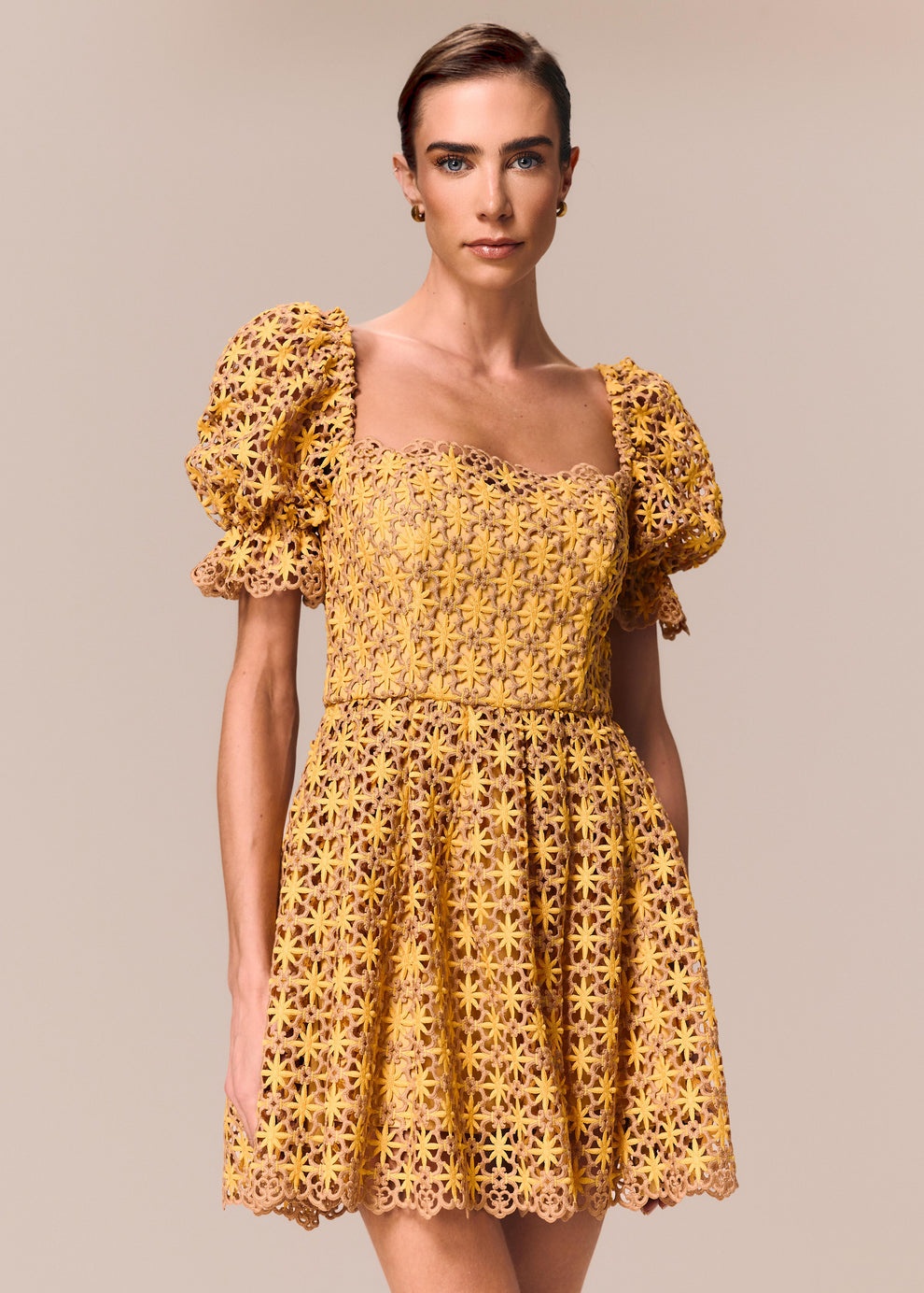 VESTIDO CURTO MANGA BALONE CASA