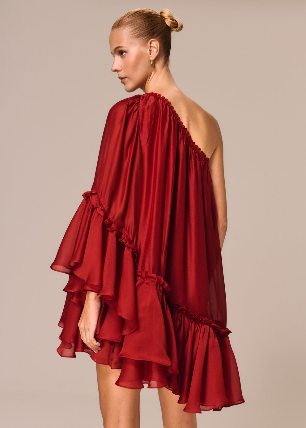 VESTIDO OMBRO SO COM BABADOS DESIDERIO