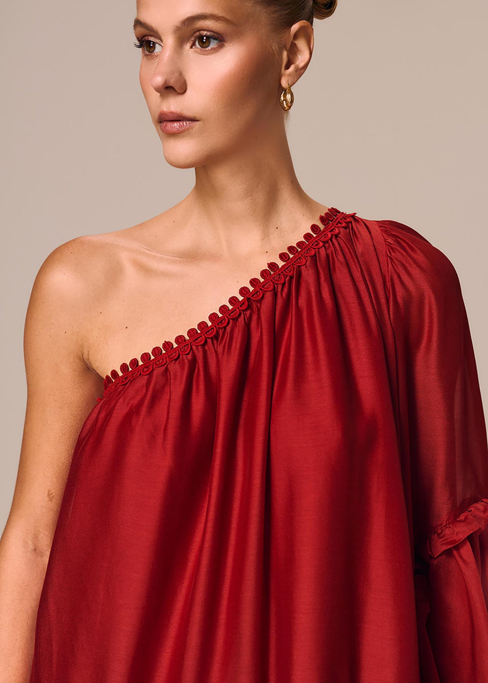 VESTIDO OMBRO SO COM BABADOS DESIDERIO